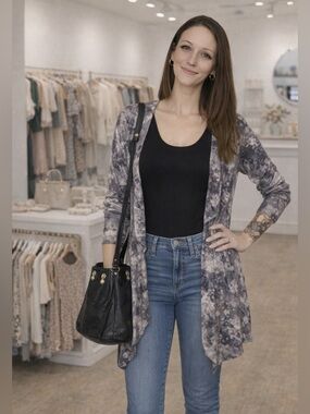 Solitaire Floral Gray and Cream Cardigan